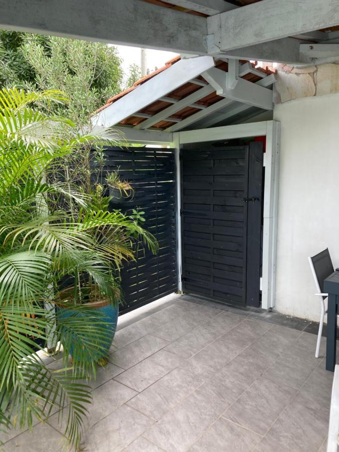 Grand T2 Tout Confort , Emplacement Ideal Riviere-Salee 外观 照片