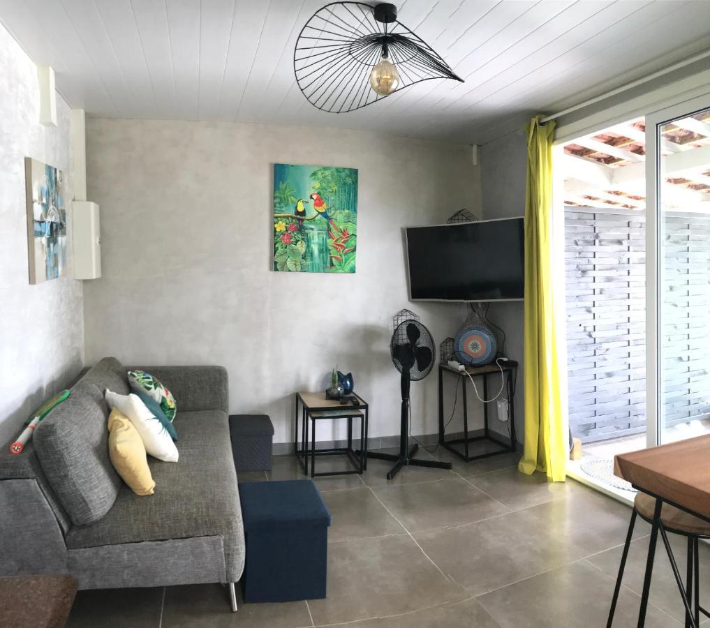 Grand T2 Tout Confort , Emplacement Ideal Riviere-Salee 外观 照片